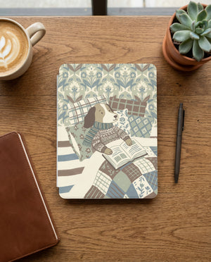 Beagle with Cozy Scarf Reading Kindle Case — Charming Gift for Dog Lovers