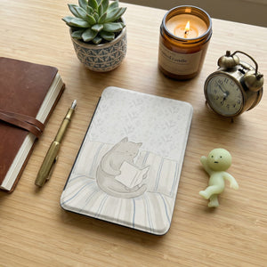 Gray Cat Reading Kindle Case — Cozy Gift for Cat Lovers