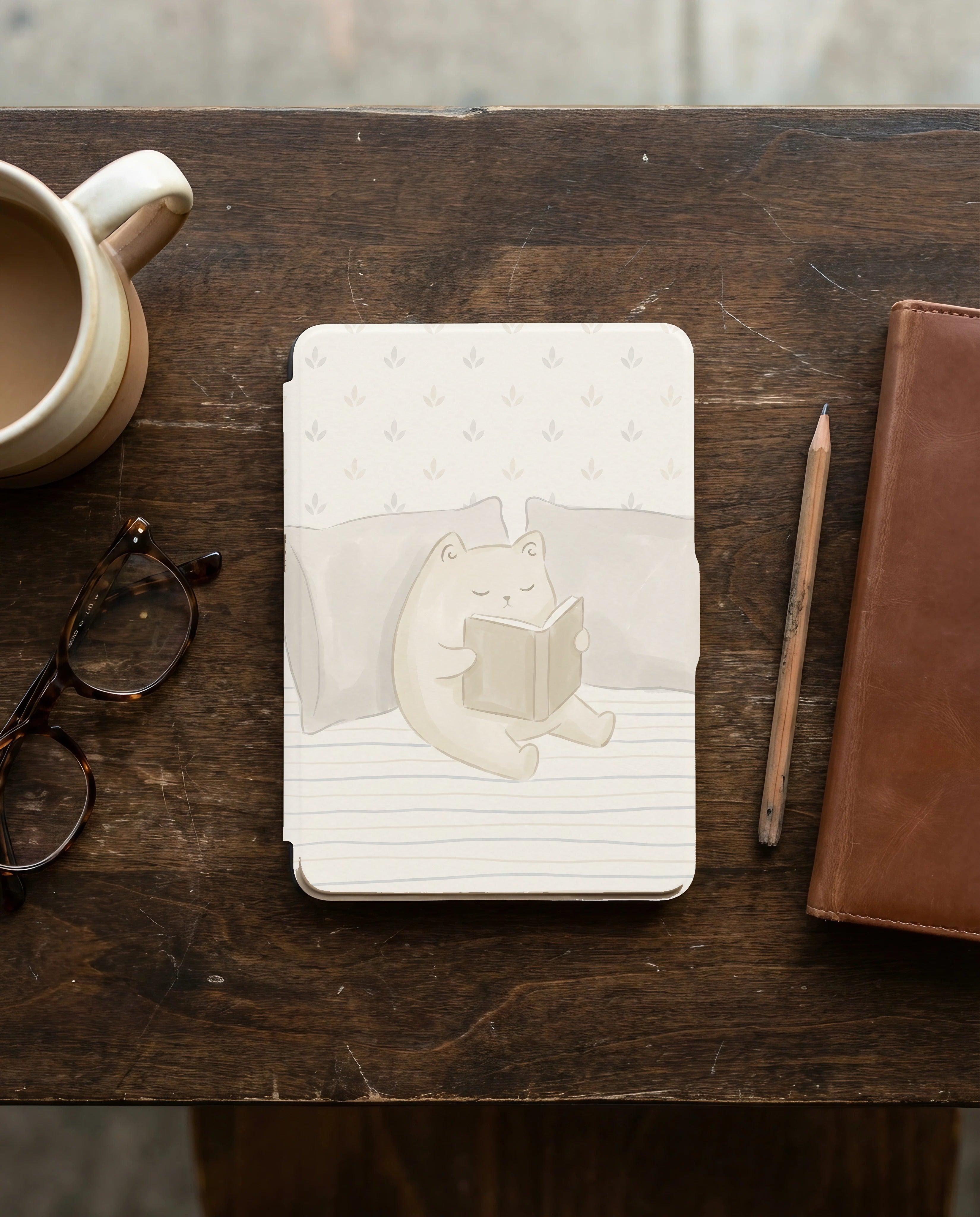 Cute Watercolor Bear Reading Kindle Case — Cozy Gift for Animal Lovers