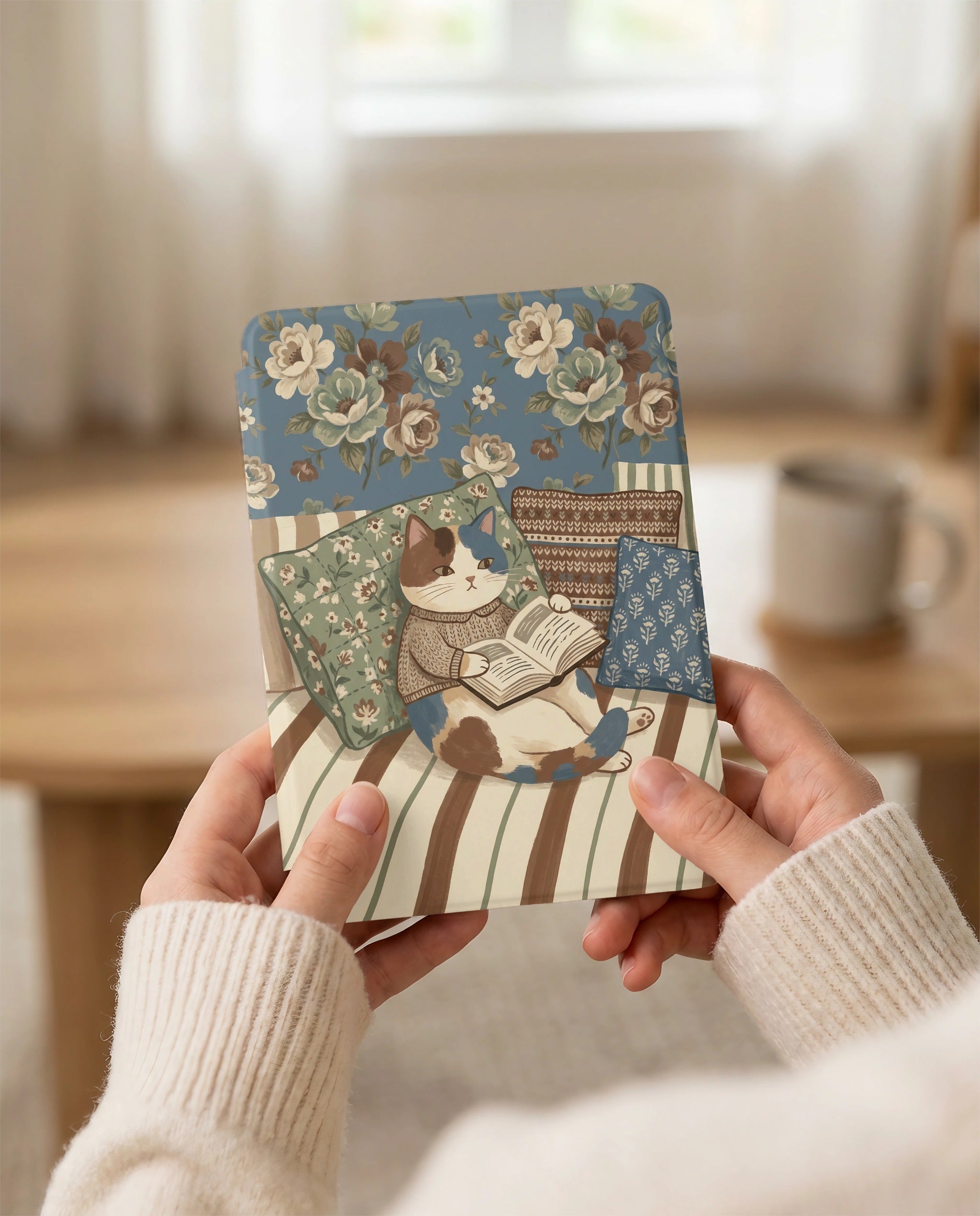 Floral Cat Reading Kindle Case — Cozy Gift for Cat Lovers