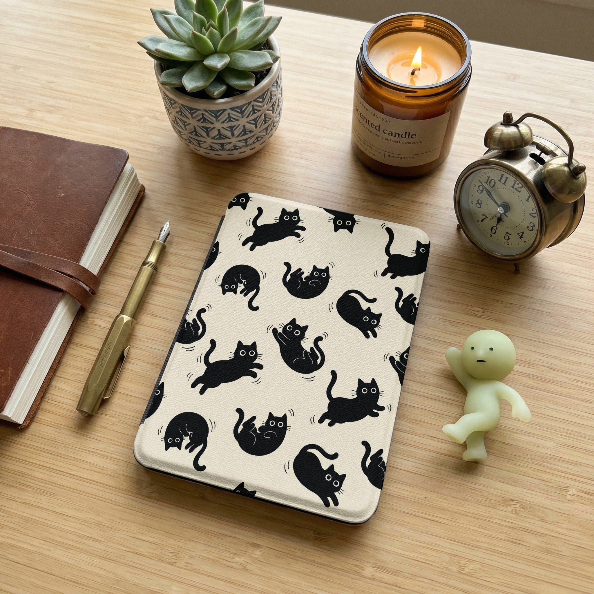 Black Cat Pattern Kindle Colorsoft Case — Minimalist Cream Cat Lover Gift