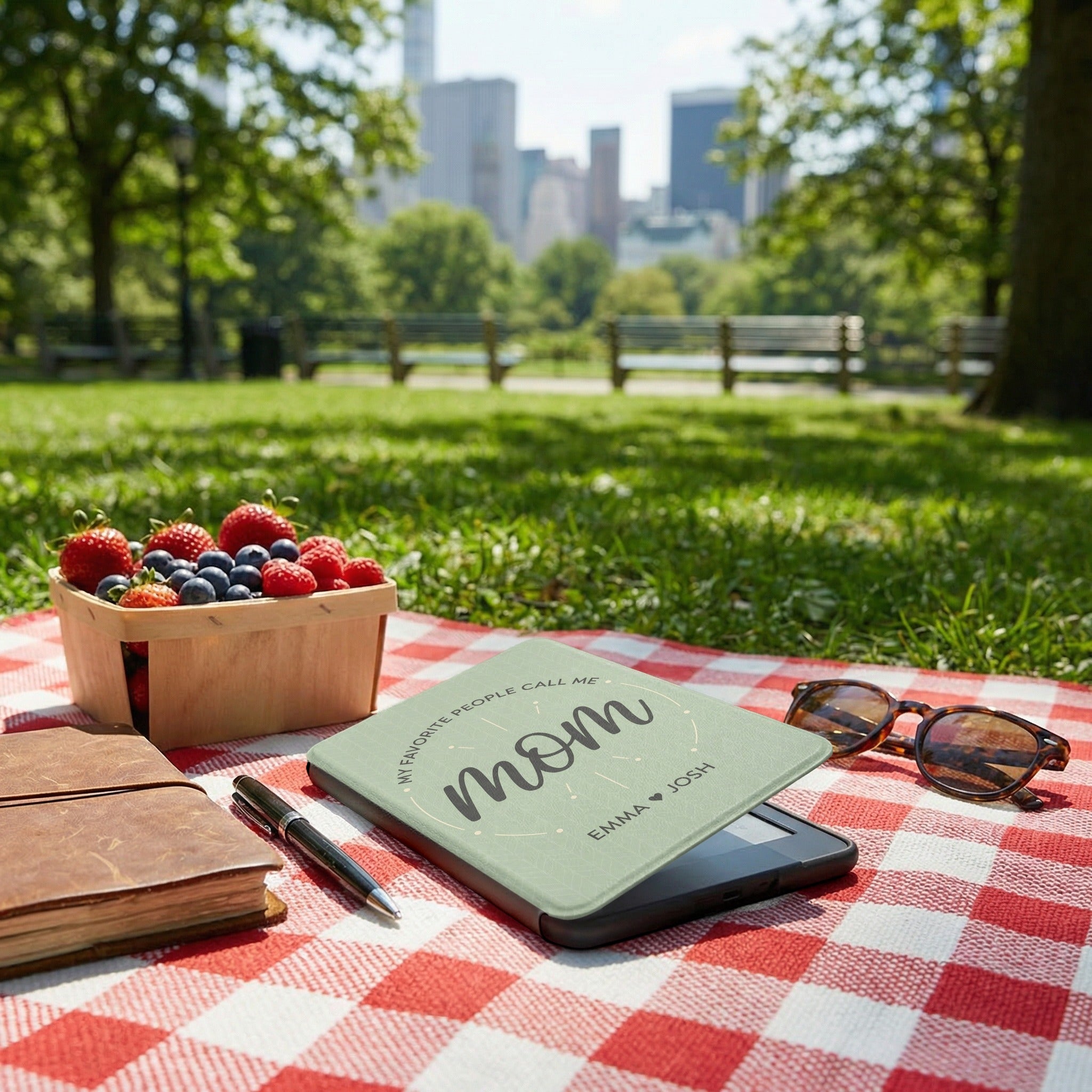 Personalized Mom Kindle Colorsoft Case — Geometric Design with Kids Names Gift