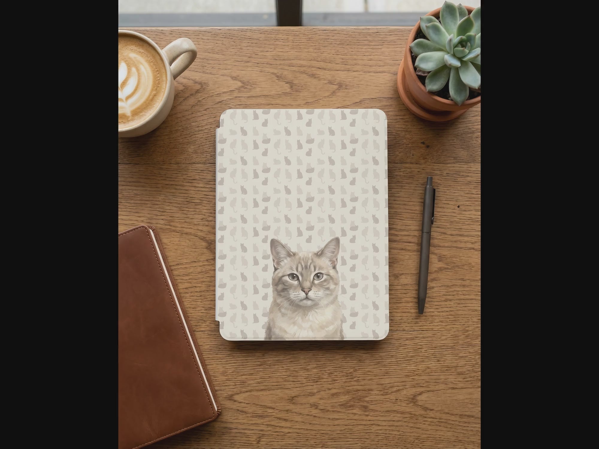 Personalized Cat Portrait Kindle Cover — Cream Shorthair with Grid Pattern
