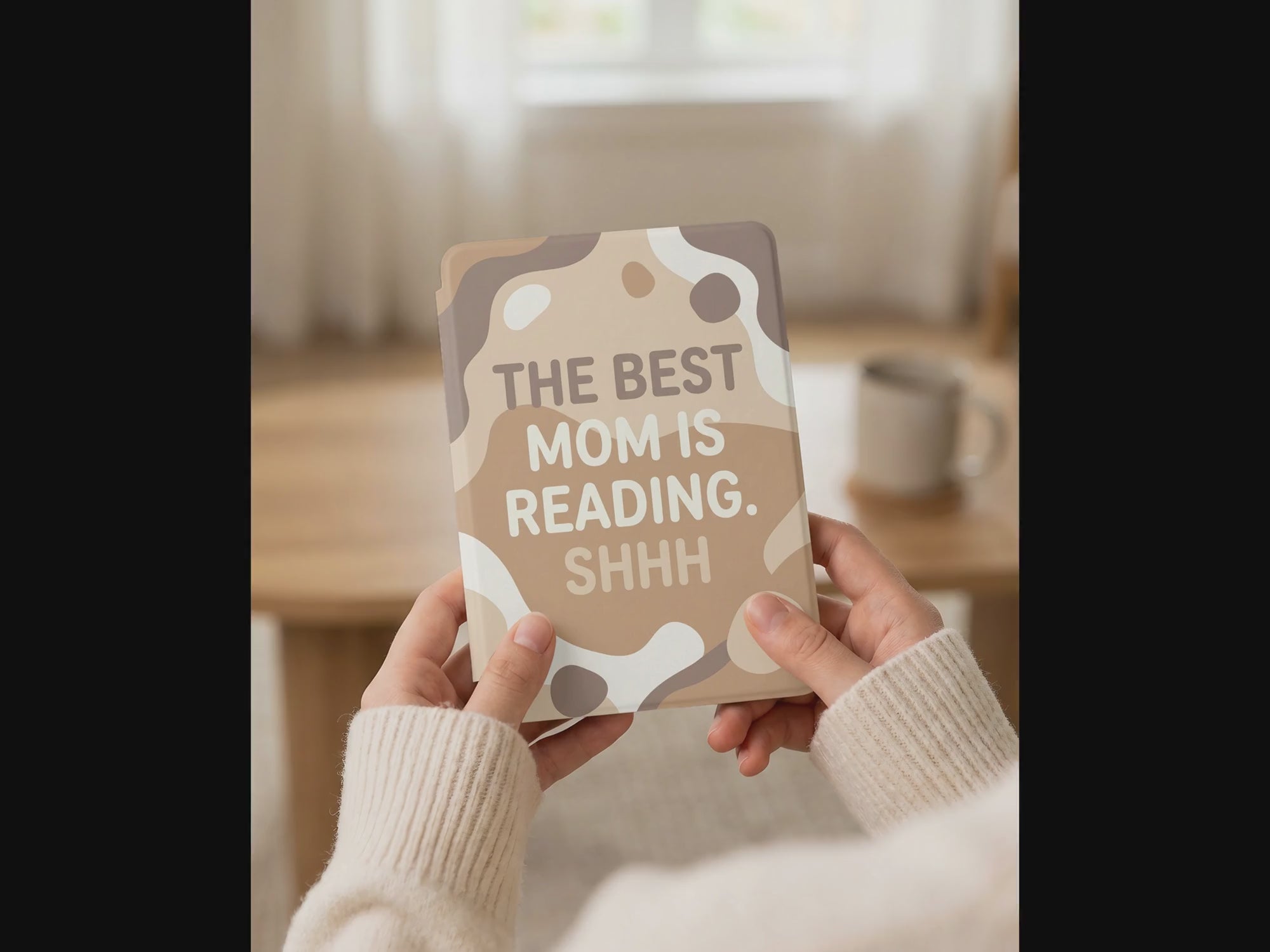 The Best Mom Is Reading Kindle Case - Fits Paperwhite & Colorsoft - Family Gift